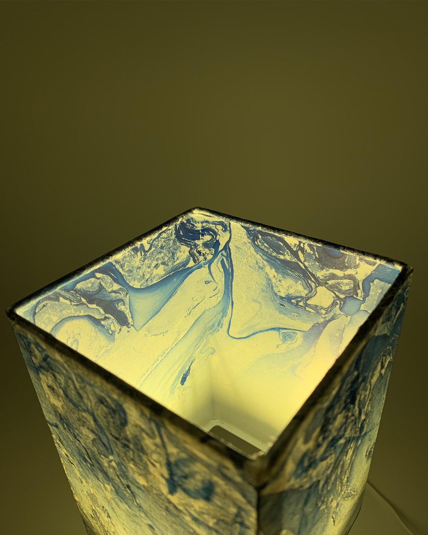 Blue Ocean-Themed Table Lamp