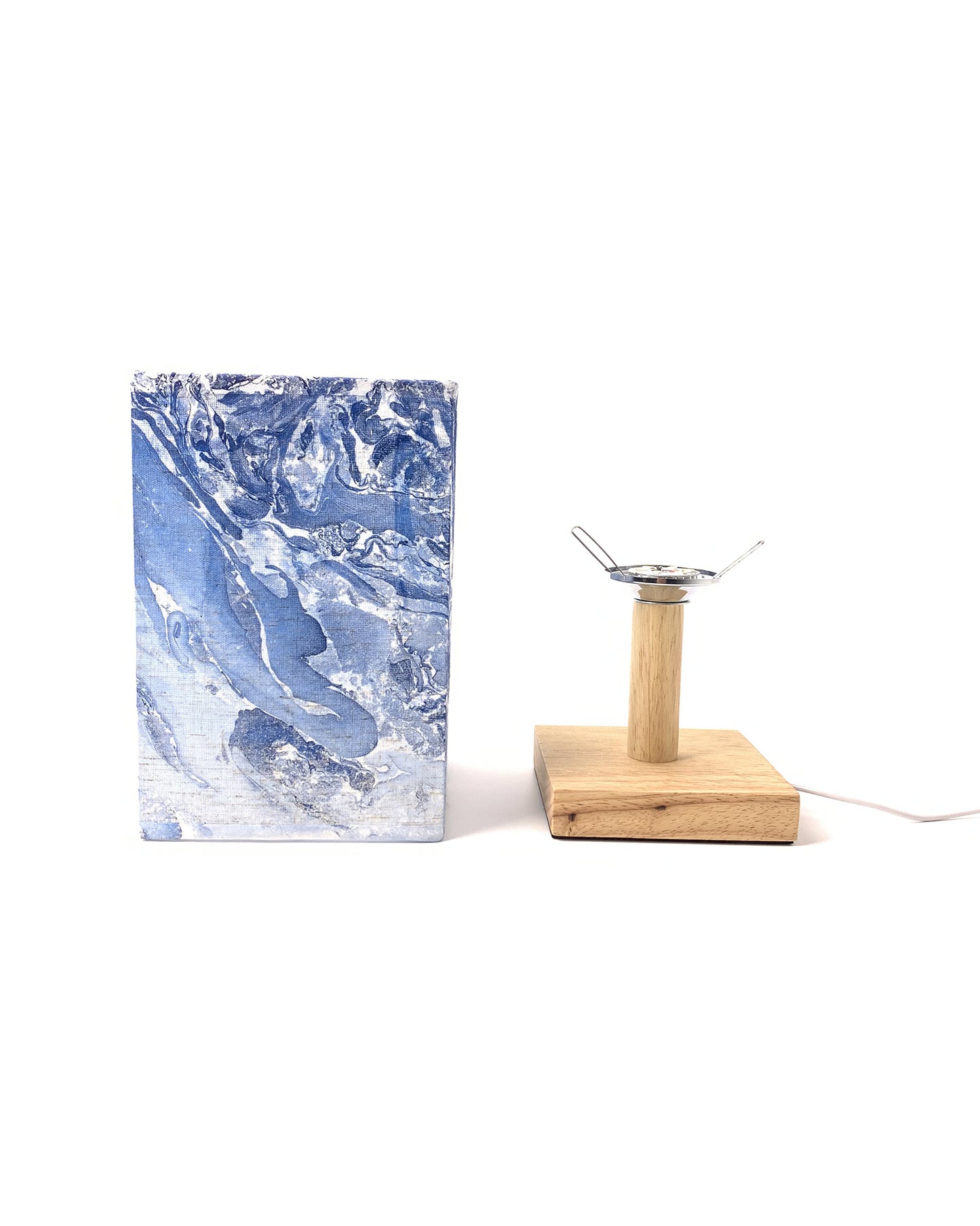 Blue Ocean-Themed Table Lamp